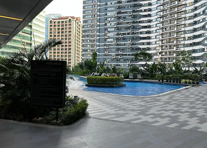 Queen Size Bed At Air Ayala Ave Makati * Manila