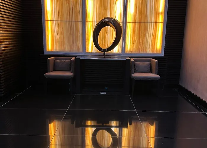 Apartment Queen Size Bed At Air Ayala Ave Makati