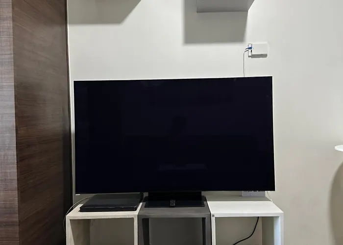 Apartment Queen Size Bed At Air Ayala Ave Makati Manila