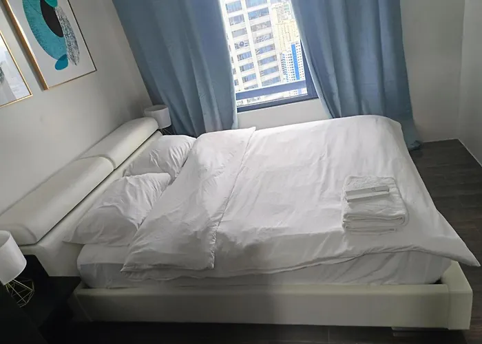 Apartment Queen Size Bed At Air Ayala Ave Makati *